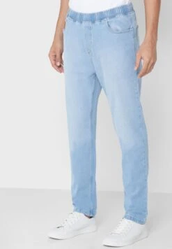 Relaxed Fit 5 Pocket Jean