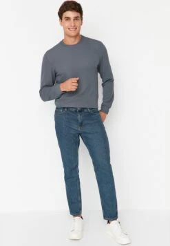 Trendyol Mid Wash Relaxed Fit Jeans