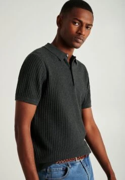 Ribbed Knitted Polo