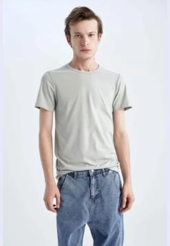 DeFacto Man Slim Fit Crew Neck Short Sleeve T-Shirt