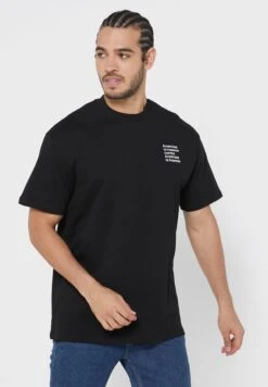 Everyone In Fashion T-Shirt