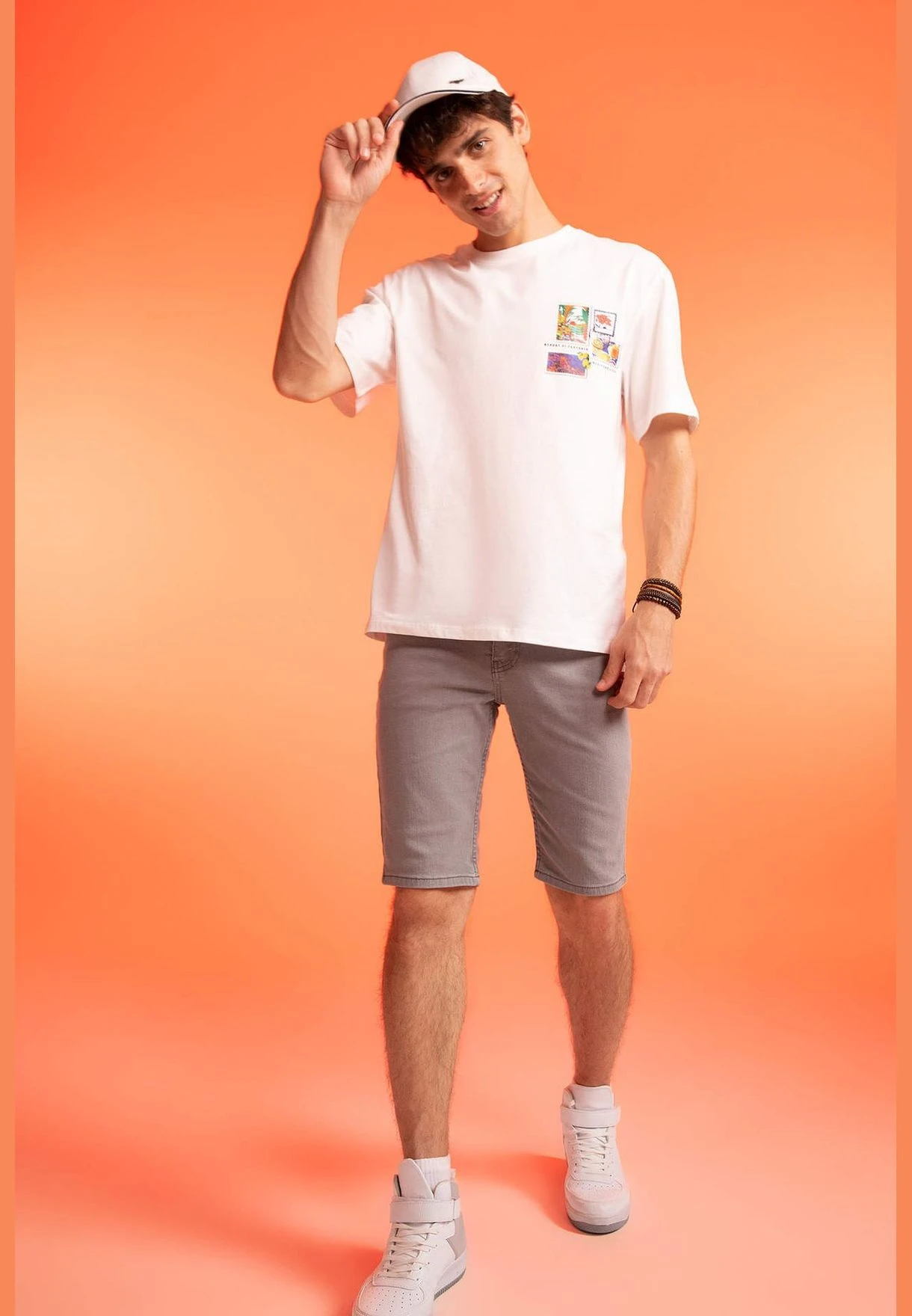 DeFacto Man Relax Fit Crew Neck Short Sleeve T-Shirt 3 DeFacto Man Relax Fit Crew Neck Short Sleeve T-Shirt