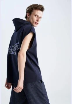 Active Fashion Store 19 DeFacto Man Slim Fit Hooded Sleeveless Vest