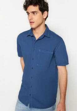 Trendyol Essential Regular Fit Shirt