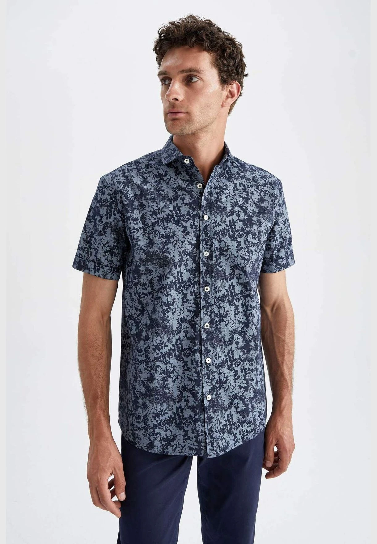 DeFacto Regular Fit Short Sleeve Printed Shirt 3 DeFacto Regular Fit Short Sleeve Printed Shirt