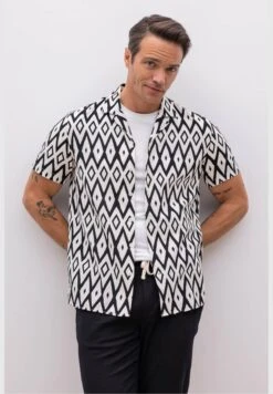 DeFacto Man Woven Short Sleeve Shirt