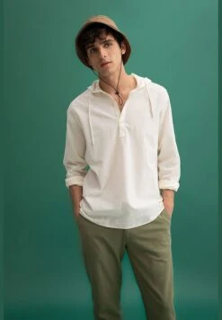 DeFacto Regular Fit Half Sleeves Hooded Shirt