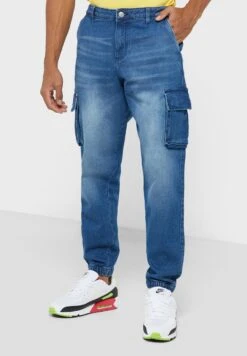 Relaxed Fit Cargo Jean