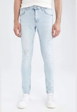 DeFacto Comfort Fit Straight Leg Jeans