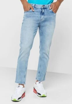 Tapered Fit Washed Jean