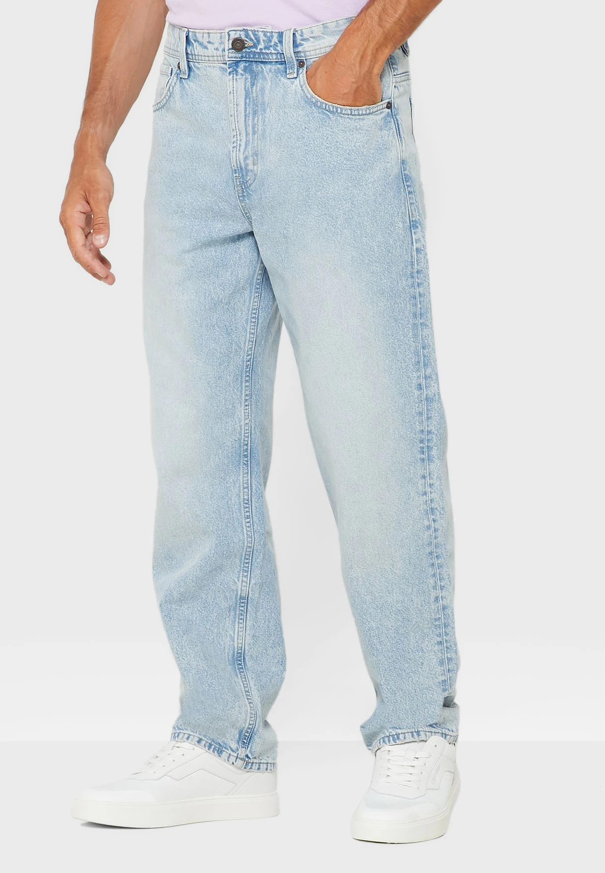 COTTON ON Light Wash Relaxed Fit Jeans 3 COTTON ON Light Wash Relaxed Fit Jeans