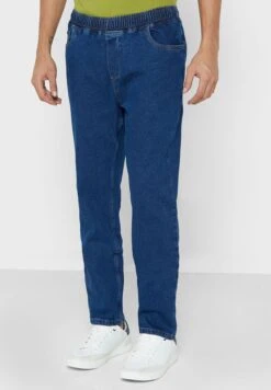 Relaxed Fit 5 Pocket Jean