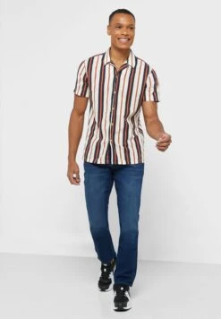 Slim Fit Washed Jean -Active Fashion Store 2 zoom desktop 1029