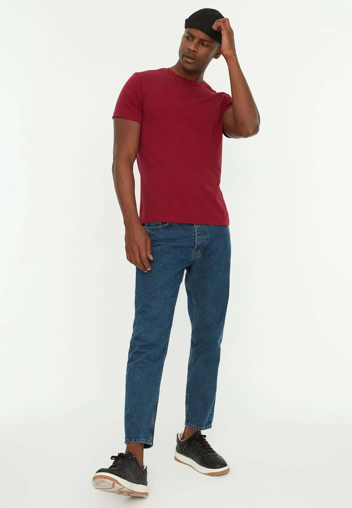 Trendyol Light Wash Straight Fit Jeans 4 Trendyol Light Wash Straight Fit Jeans - Image 2