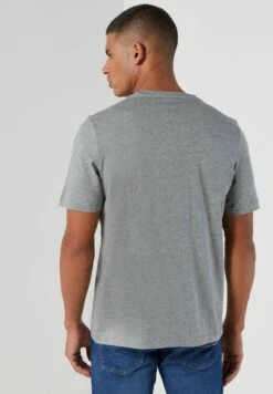 Puma Classics Logo T-Shirt -Active Fashion Store 2 zoom desktop 117