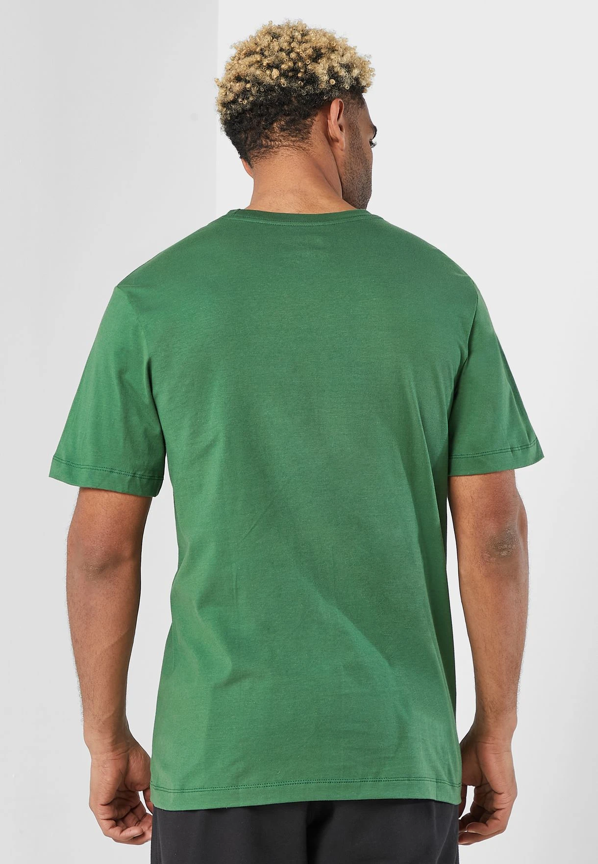 Nike Milwaukee Bucks Essential Block T-Shirt 4 Nike Milwaukee Bucks Essential Block T-Shirt - Image 2