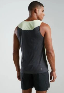 On Running Essential Tank -Active Fashion Store 2 zoom desktop 498