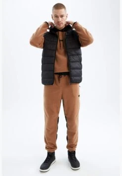 DeFacto Standard Fit Sleeveless Padded Gilet -Active Fashion Store 2 zoom desktop 554