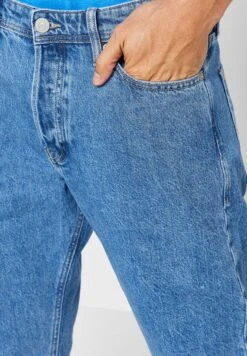 Jack & Jones Essential Mid Wash Regular Fit Jeans 10 Jack & Jones Essential Mid Wash Regular Fit Jeans -Active Fashion Store 3 zoom desktop 1050