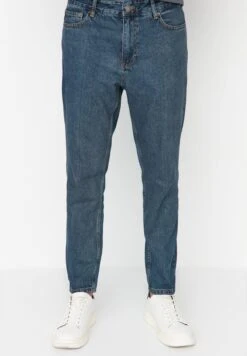 Trendyol Mid Wash Relaxed Fit Jeans -Active Fashion Store 3 zoom desktop 1054