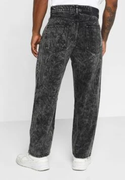 Volcom Billow Tapered Jeans 9 Volcom Billow Tapered Jeans -Active Fashion Store 3 zoom desktop 1061