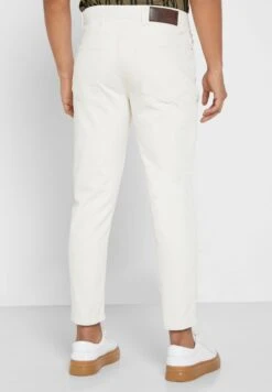 RIVER ISLAND Light Wash Tapered Jeans -Active Fashion Store 3 zoom desktop 1062