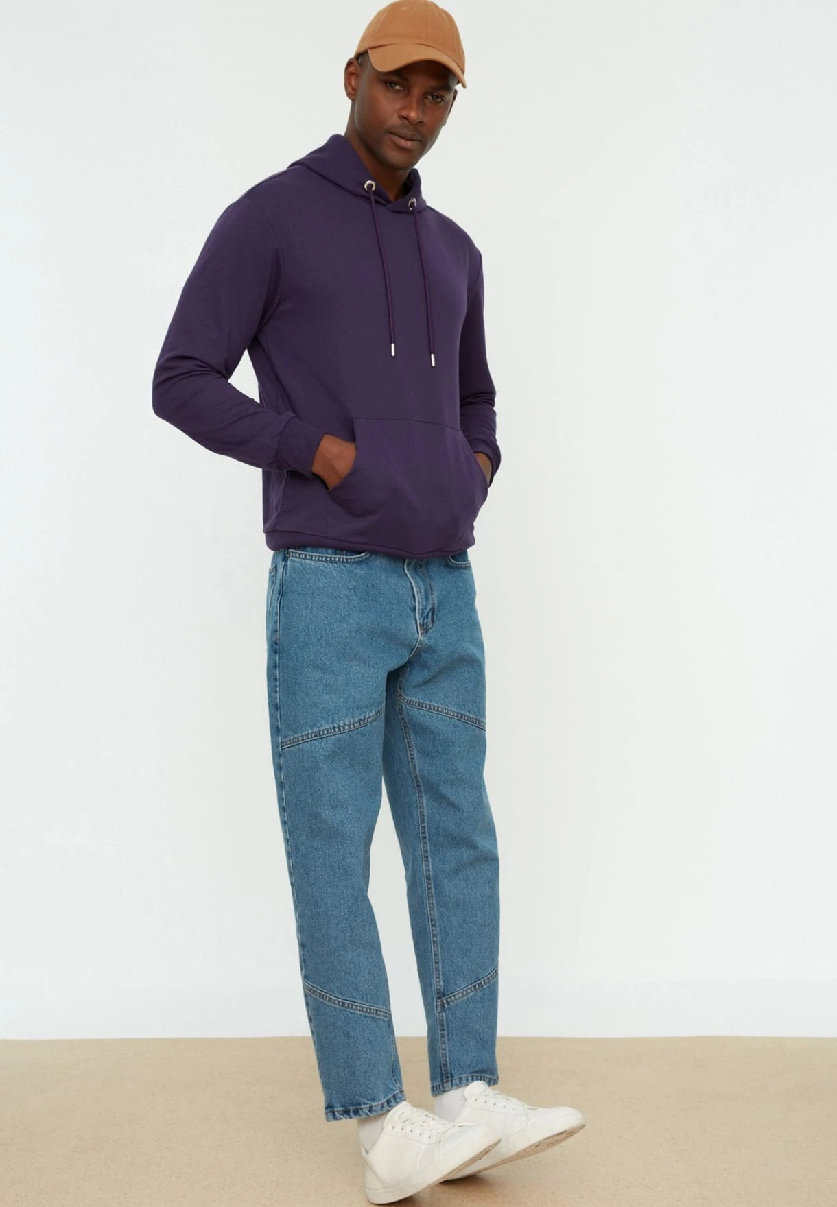 Trendyol Mid Wash Straight Fit Jeans 5 Trendyol Mid Wash Straight Fit Jeans - Image 3