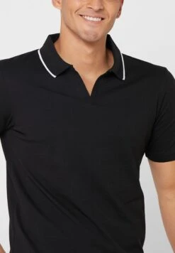 Notch Collar Polo Shirt 8 Notch Collar Polo Shirt -Active Fashion Store 3 zoom desktop 1082