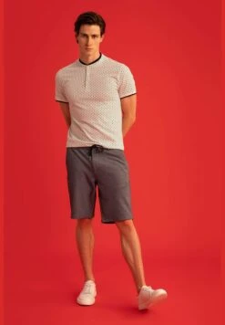 DeFacto Slim Fit T-Shirt With Collar -Active Fashion Store 3 zoom desktop 1088