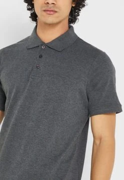 Essential Pique Polo Shirt -Active Fashion Store 3 zoom desktop 1097