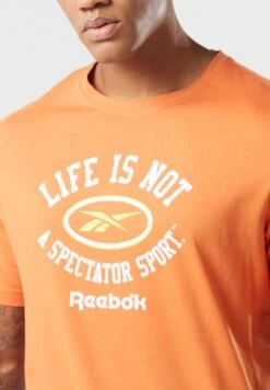 Reebok Graphic Series T-Shirt -Active Fashion Store 3 zoom desktop 110