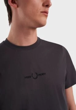 Fred Perry Essential Crew Neck T-Shirt -Active Fashion Store 3 zoom desktop 1157