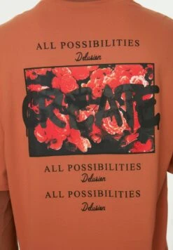 Trendyol Back Print Crew Neck T-Shirt -Active Fashion Store 3 zoom desktop 130