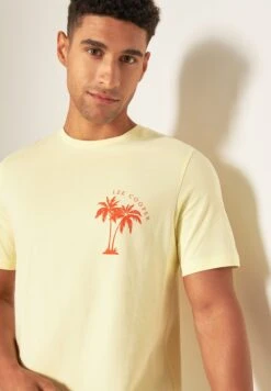 Lee Cooper Logo Print Crew Neck T-Shirt -Active Fashion Store 3 zoom desktop 145