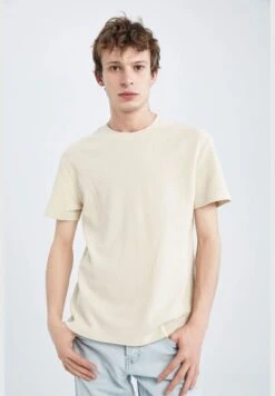 DeFacto Regular Fit Short Sleeve T-Shirt 12 DeFacto Regular Fit Short Sleeve T-Shirt -Active Fashion Store 3 zoom desktop 151