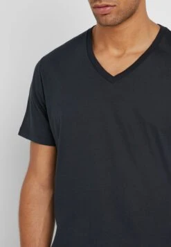 Reiss Dayton V-Neck T-Shirt -Active Fashion Store 3 zoom desktop 192