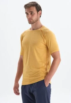 Essential T-Shirt -Active Fashion Store 3 zoom desktop 194