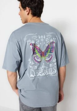 Trendyol Butterfly Back Print Crew Neck T-Shirt -Active Fashion Store 3 zoom desktop 210