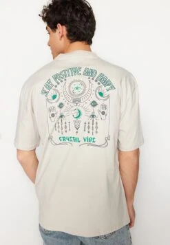 Trendyol Graphic Printed Oversized Crew Neck T-Shirt -Active Fashion Store 3 zoom desktop 24