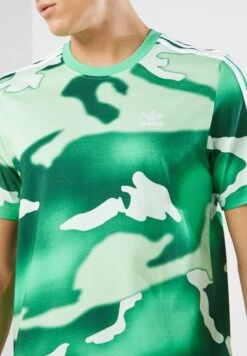 Adidas Originals Camo Graphic Aop T-Shirt 8 Adidas Originals Camo Graphic Aop T-Shirt -Active Fashion Store 3 zoom desktop 241