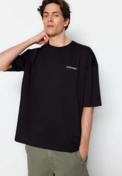 Trendyol Graphic Crew Neck T-Shirt -Active Fashion Store 3 zoom desktop