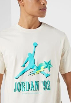 Jordan Graphic T-Shirt -Active Fashion Store 3 zoom desktop 249