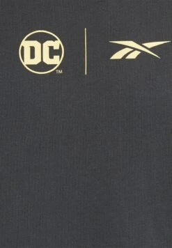 Reebok Batman Vs. The Joker Graphic T-Shirt 9 Reebok Batman Vs. The Joker Graphic T-Shirt -Active Fashion Store 3 zoom desktop 271