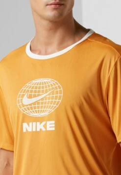 Nike Dri-Fit Heritage T-Shirt -Active Fashion Store 3 zoom desktop 356