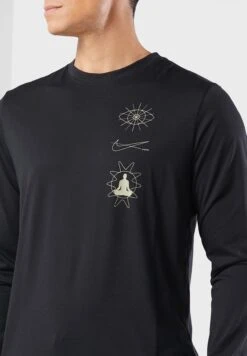 Nike Dri-Fit Seasonal Yoga Pre T-Shirt -Active Fashion Store 3 zoom desktop 386