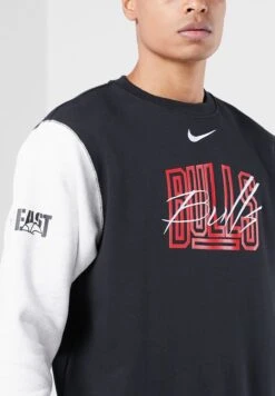 Nike Chicago Bulls Graphic Fleece Sweatshirt -Active Fashion Store 3 zoom desktop 415