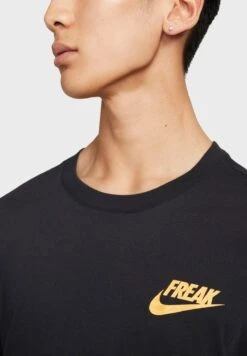 Nike Dri-Fit Freak Premium T-Shirt -Active Fashion Store 3 zoom desktop 432