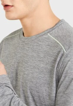 Puma Run Logo T-Shirt -Active Fashion Store 3 zoom desktop 434