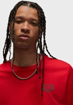 Jordan Holiday T-Shirt -Active Fashion Store 3 zoom desktop 437