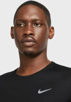 Nike Dri-Fit Miler T-Shirt -Active Fashion Store 3 zoom desktop 455